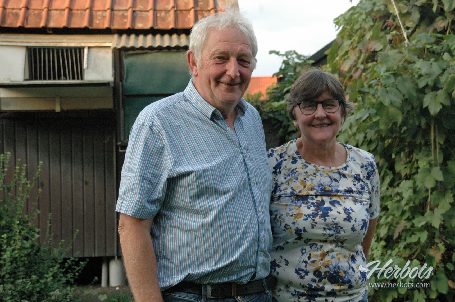 Van Hertem-Schuurmans (Neerpelt) 1st National Chateauroux 2,721 old birds - fastest of 18,043 birds