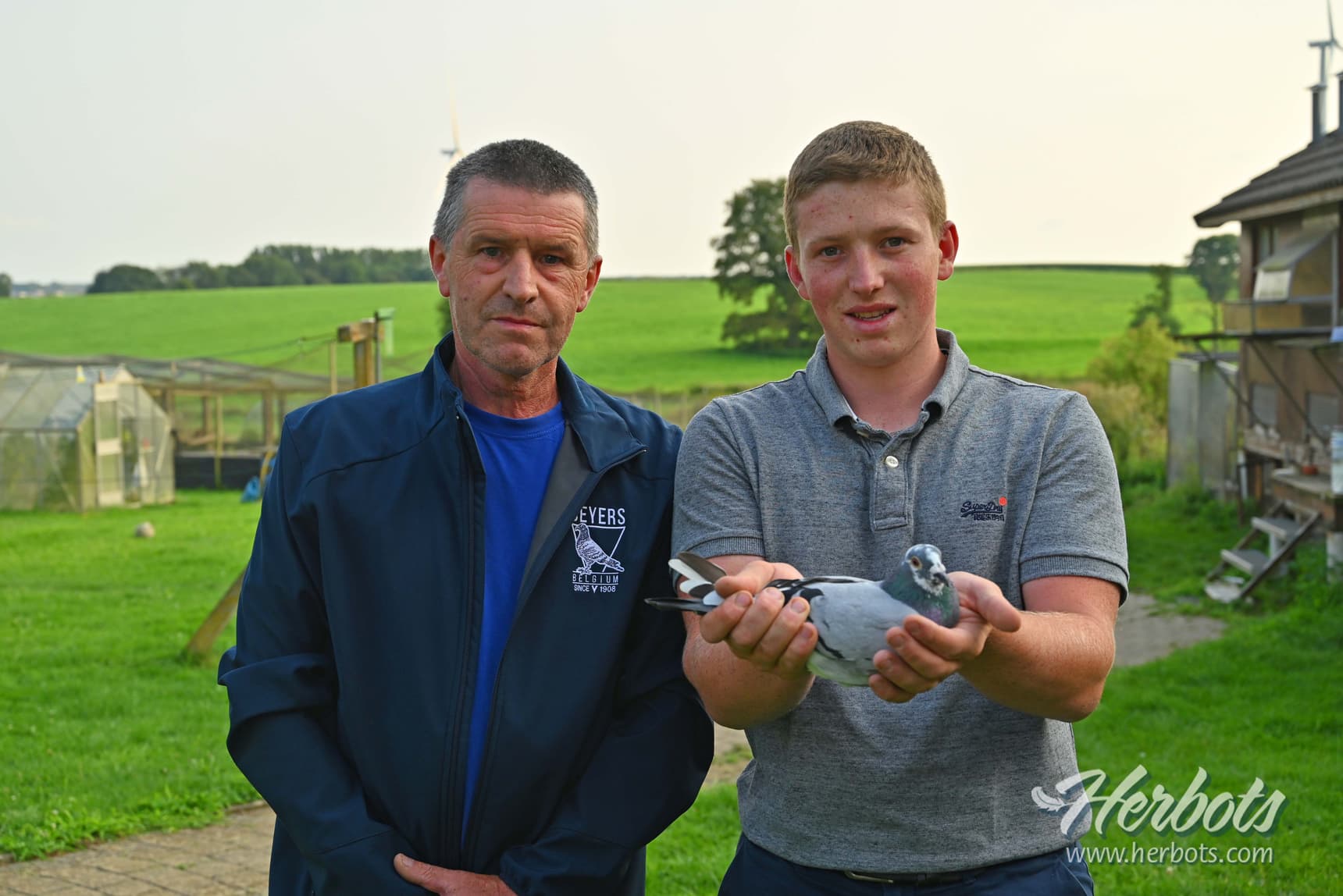 Poussart Olivier -  Vaulx/Chimay: 1 National Vierzon 5.780 vieux + yearling - plus rapide de 22.675p.
