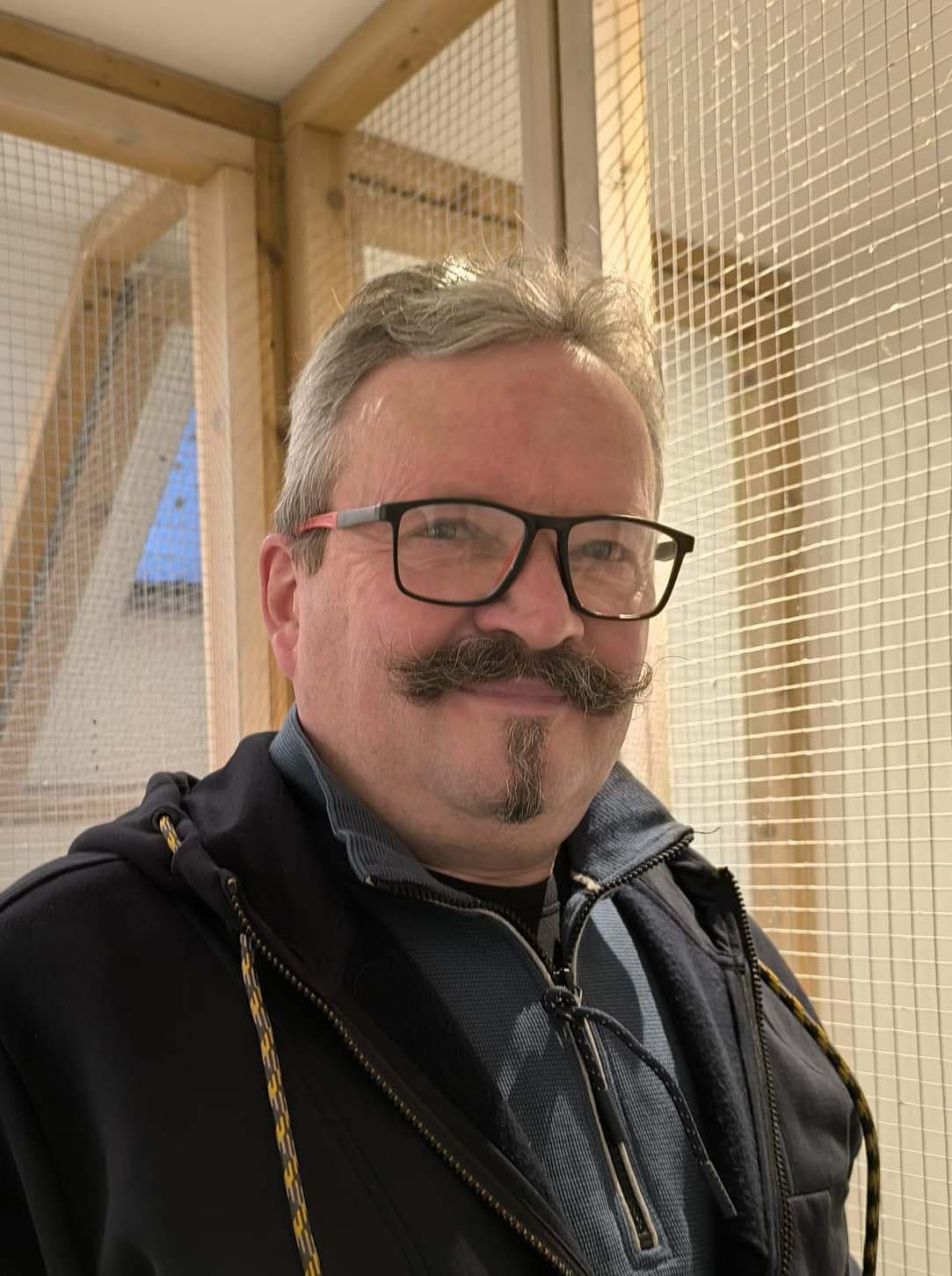 Pigeon Bids Andre Köhler