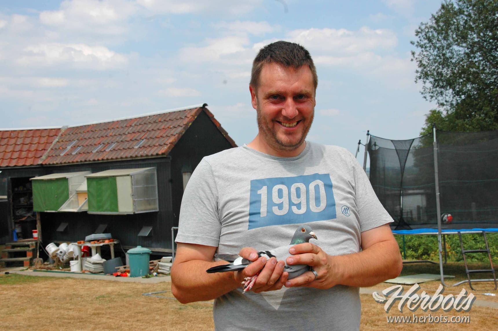 UP AND COMING TALENT KOEN CRUCKE (GERAARDSBERGEN) WON IN 2018: 1st National Argenton - 1st provincial ACE pigeon KBDB – 6 x 1st provincial and 36 x 1st prize.