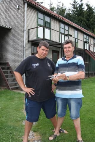 Pigeon Bids Bert & Roger Martens