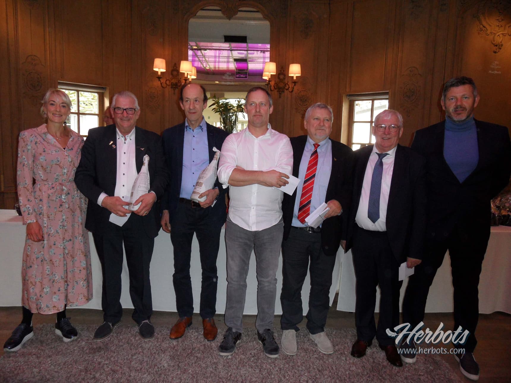 Kampioenenhulde van de “Arend “ Rekkem , de Grand Slam of Belgium en de Zwalmvallei groeide uit tot een stijlvolle feestzitting .