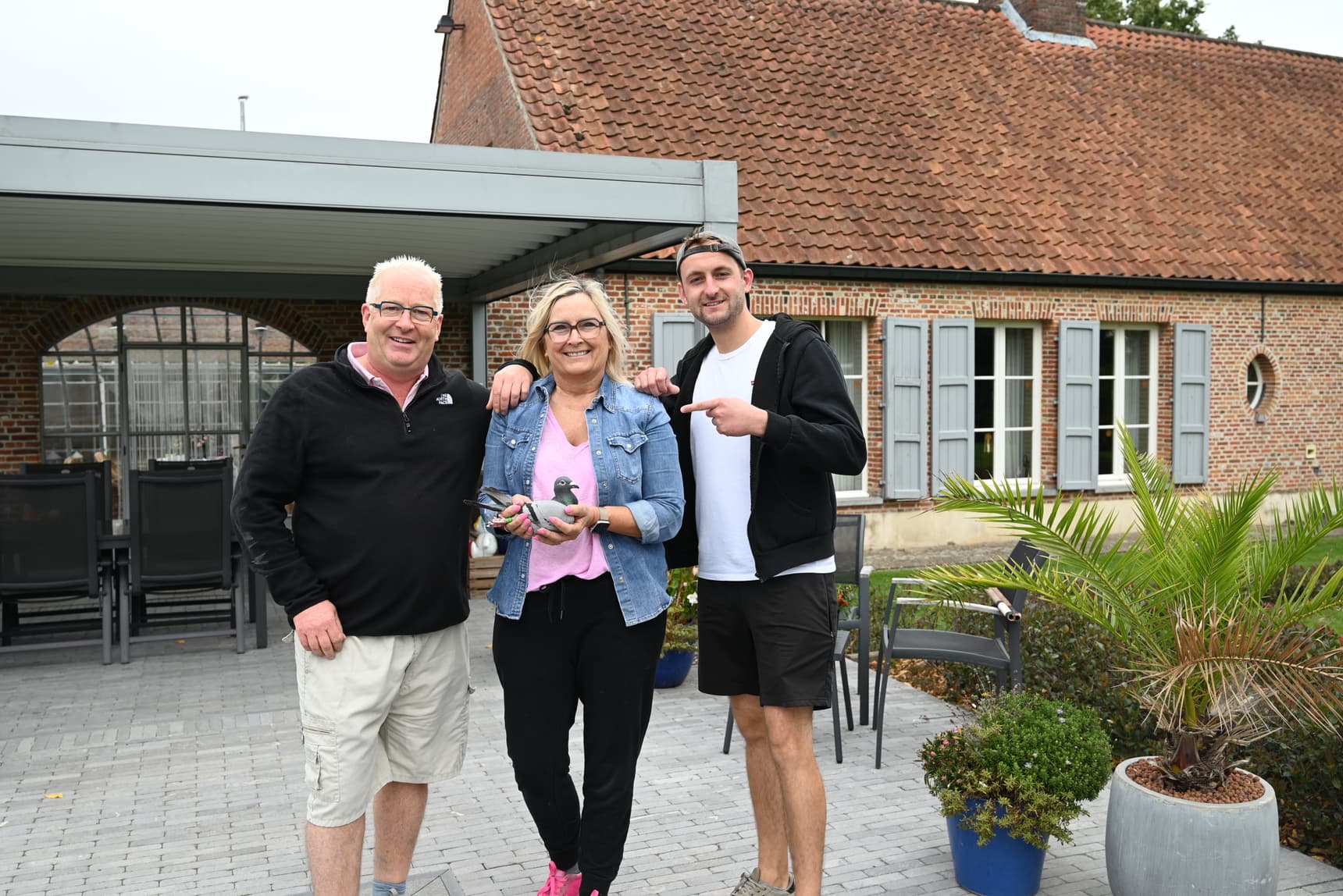 Bart et Nance Van Oeckel (Oud-Turnhout) 1er As Pigeon National RFCB Grand Demi-Fond Vieux 2025