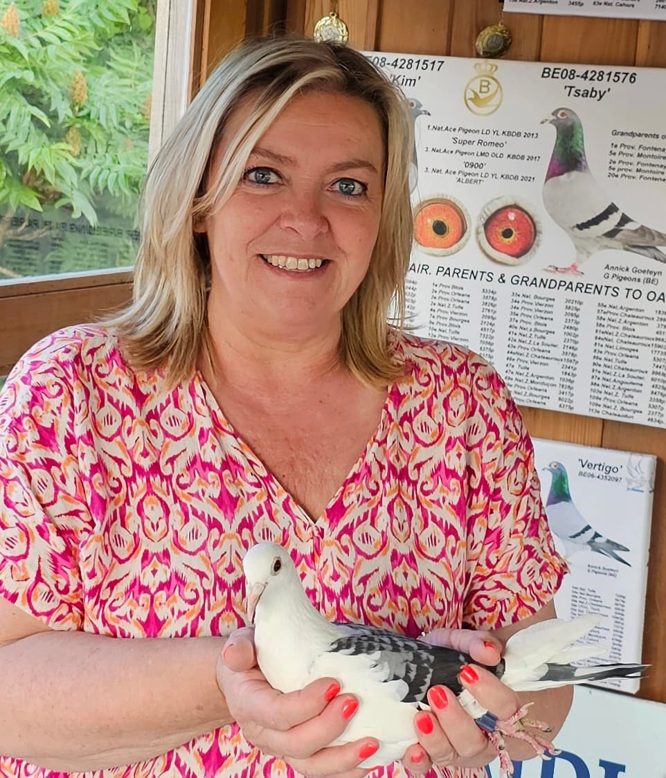 Annick Goeteyn wint 1e Inter Provinciaal Chateaudun tegen 4155 oude & jaarlingen