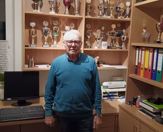 Pigeon Bids Georg Agnes