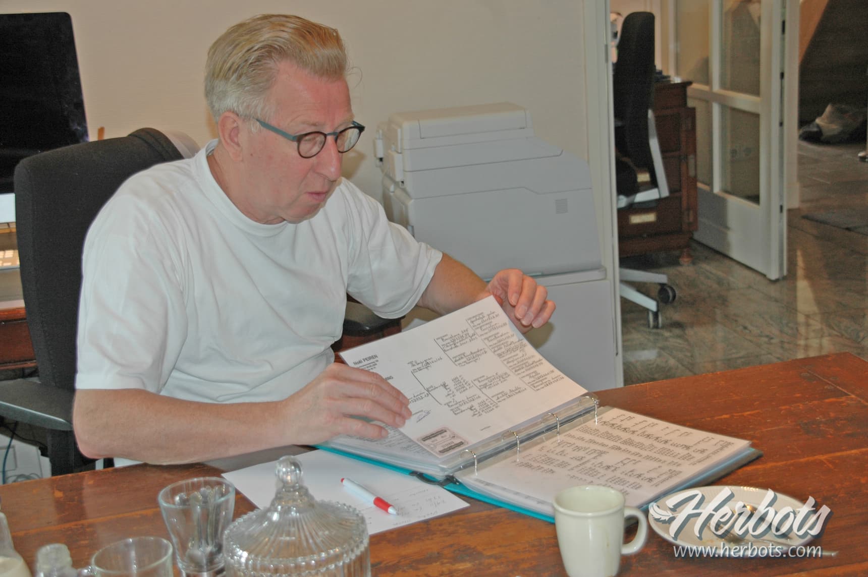 吉拉德·考夫曼马拉松版网络限时拍卖会